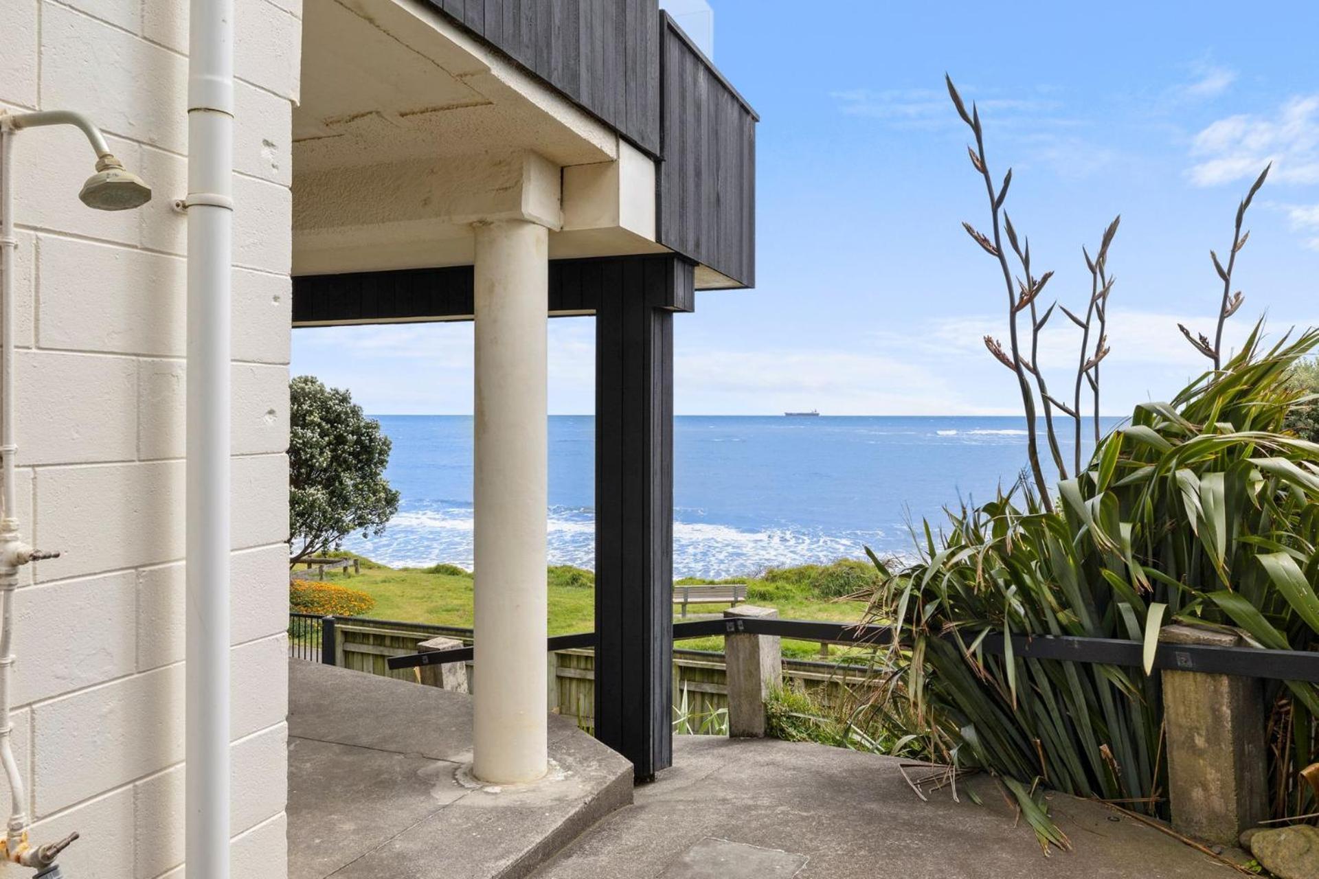 Wow On Wanaka Bay Apartment New Plymouth Exterior photo